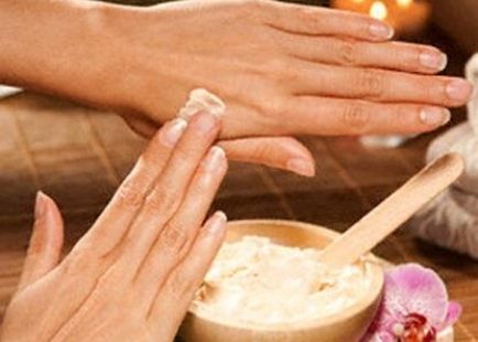 Como eliminar las manchas de las manos con remedios caseros